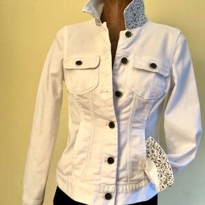 NWOT VAC White Jean Jacket with Floral Lined Inside Collar & Cuffs